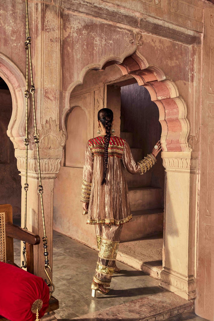Neerus Brown tissue embroidered suit set - side view