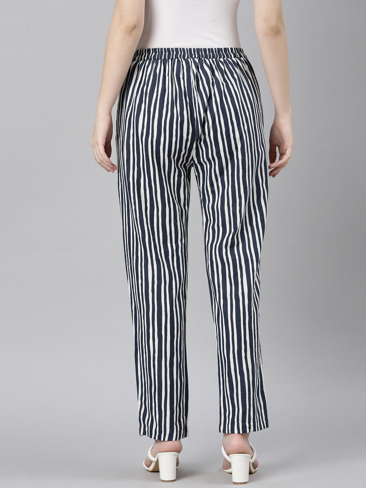 Neerus Blue straight pant bottom - side view