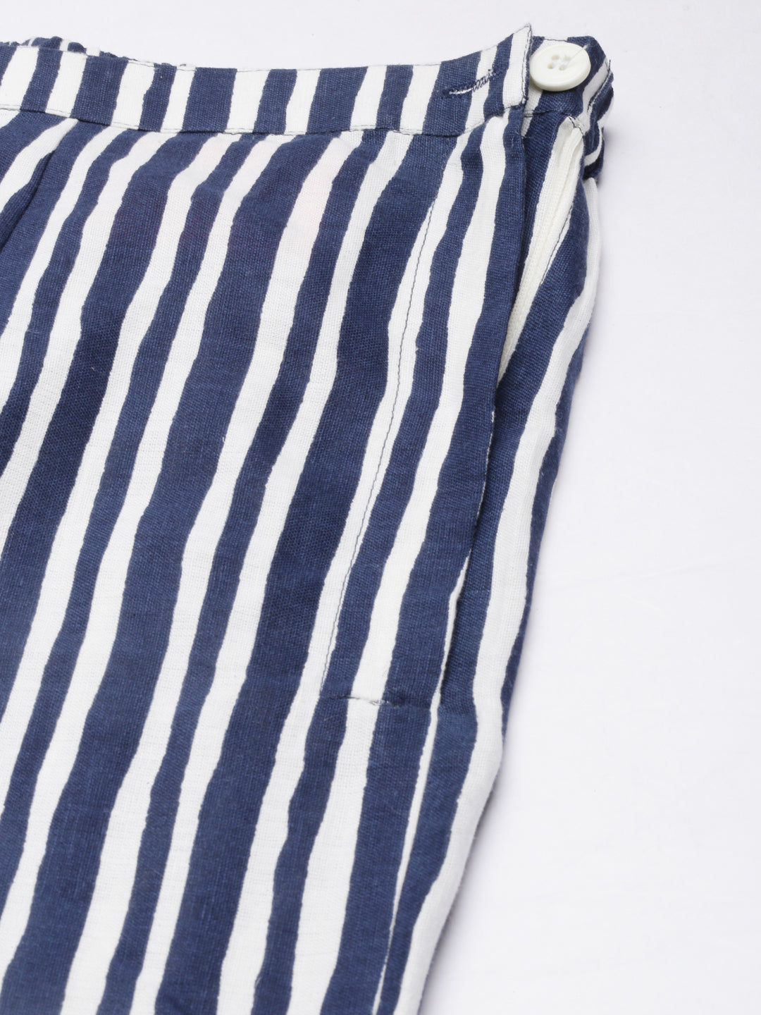 Neerus Blue straight pant bottom - detail view 2