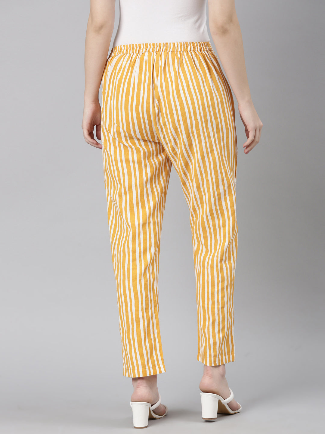 Neerus Yellow solid straight pant - detail view 1