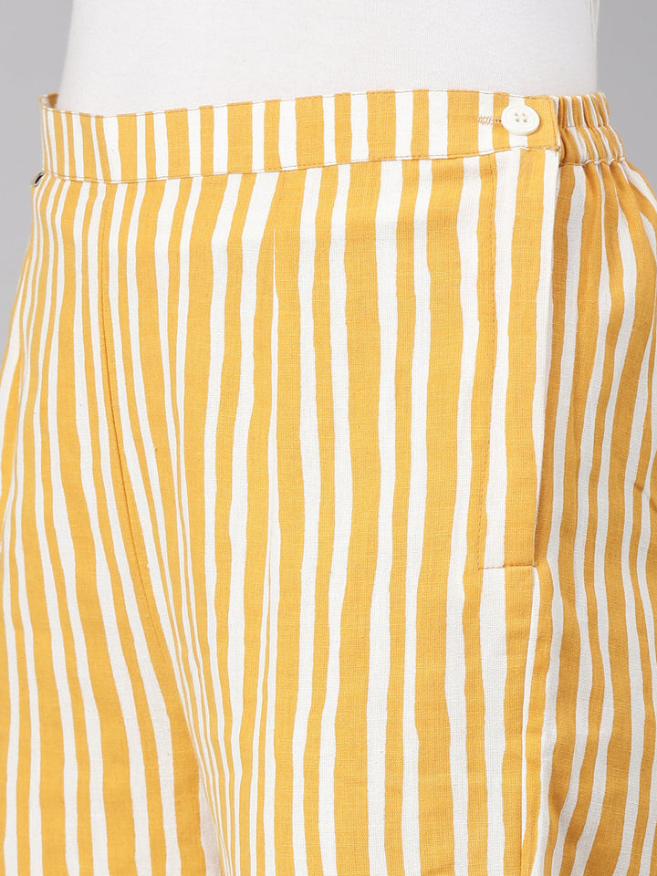 Neerus Yellow solid straight pant - detail view 2