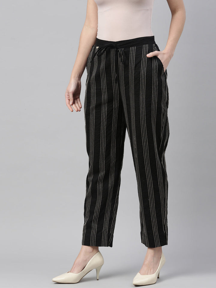Neerus Black cotton straight pants - back view