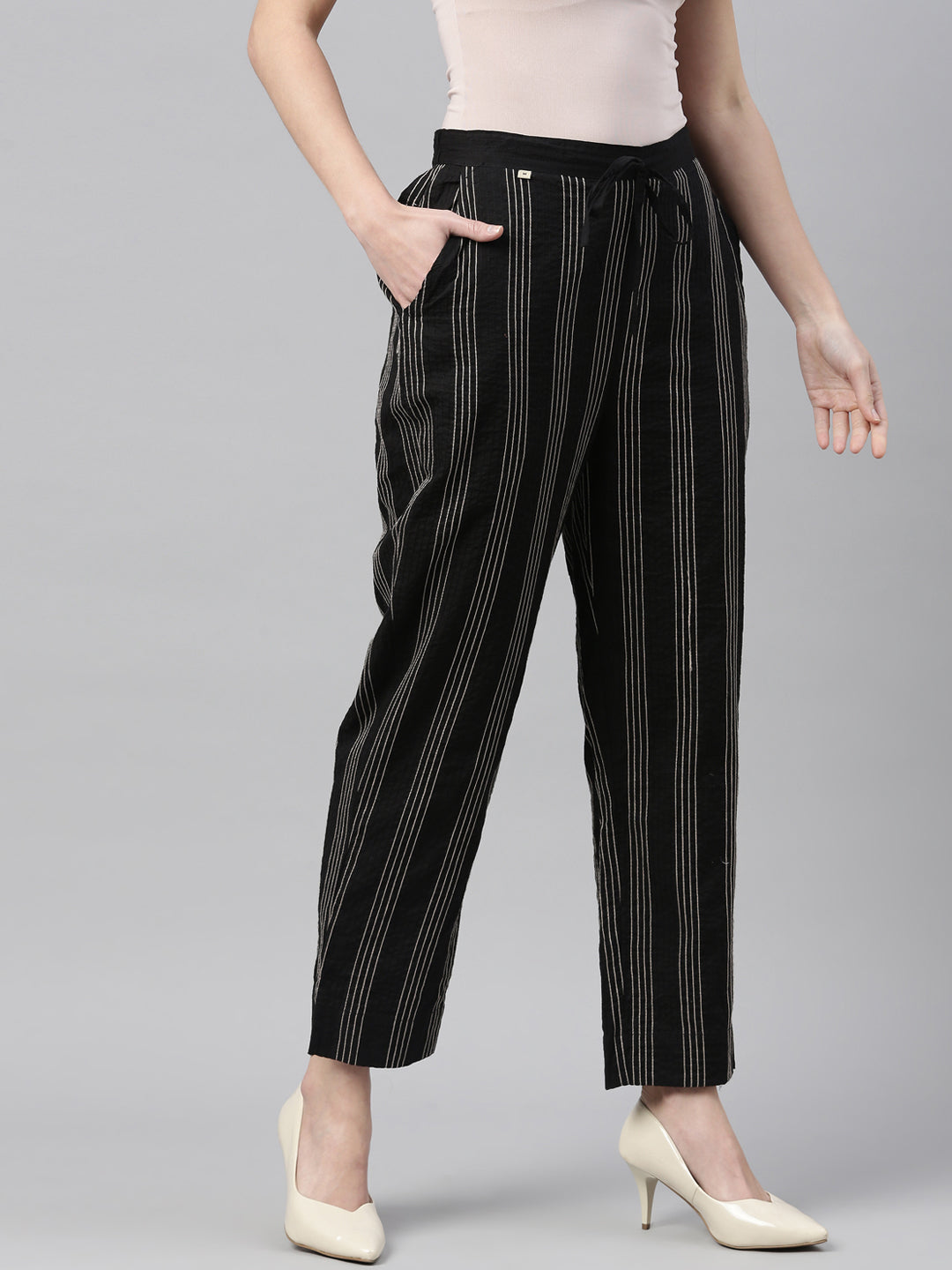 Neerus Black cotton straight pants - side view