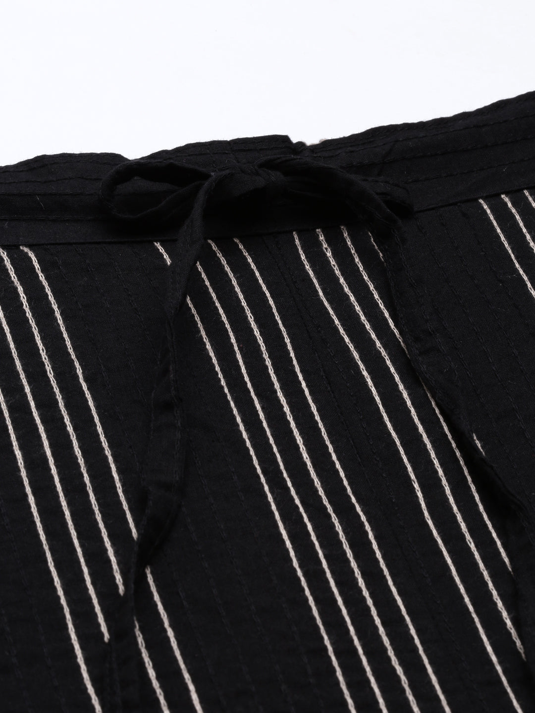 Neerus Black cotton straight pants - detail view 2