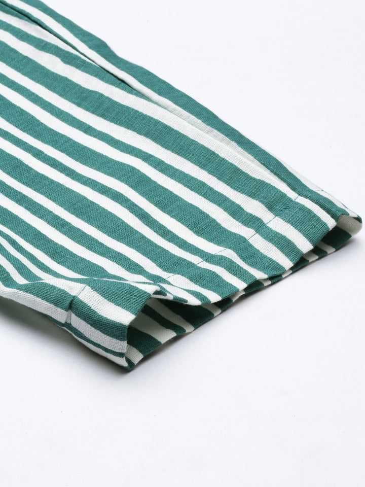 Neerus Green cotton solid calf length pant - detail view 3