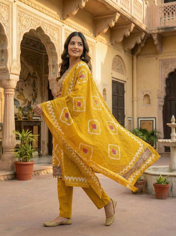 Neerus Yellow cotton digital printed suit set - side view