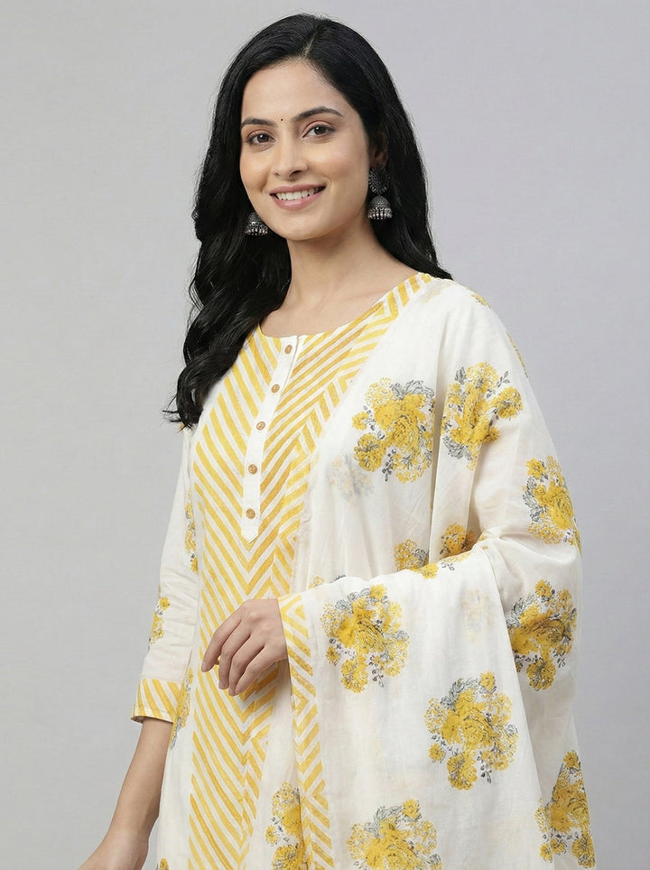 Neerus Yellow cotton printed suit set - side view