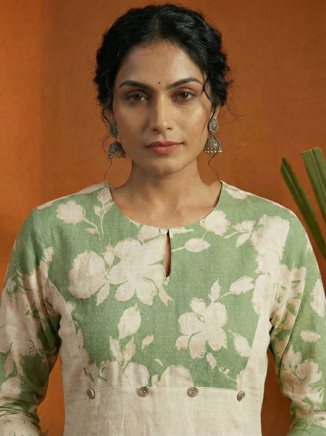 Neerus Green cotton printed suit set - side view