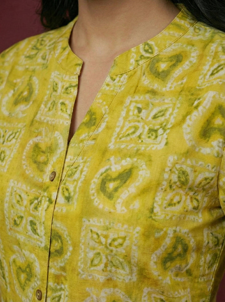 Neerus Green silk digital printed kurta - detail view 1