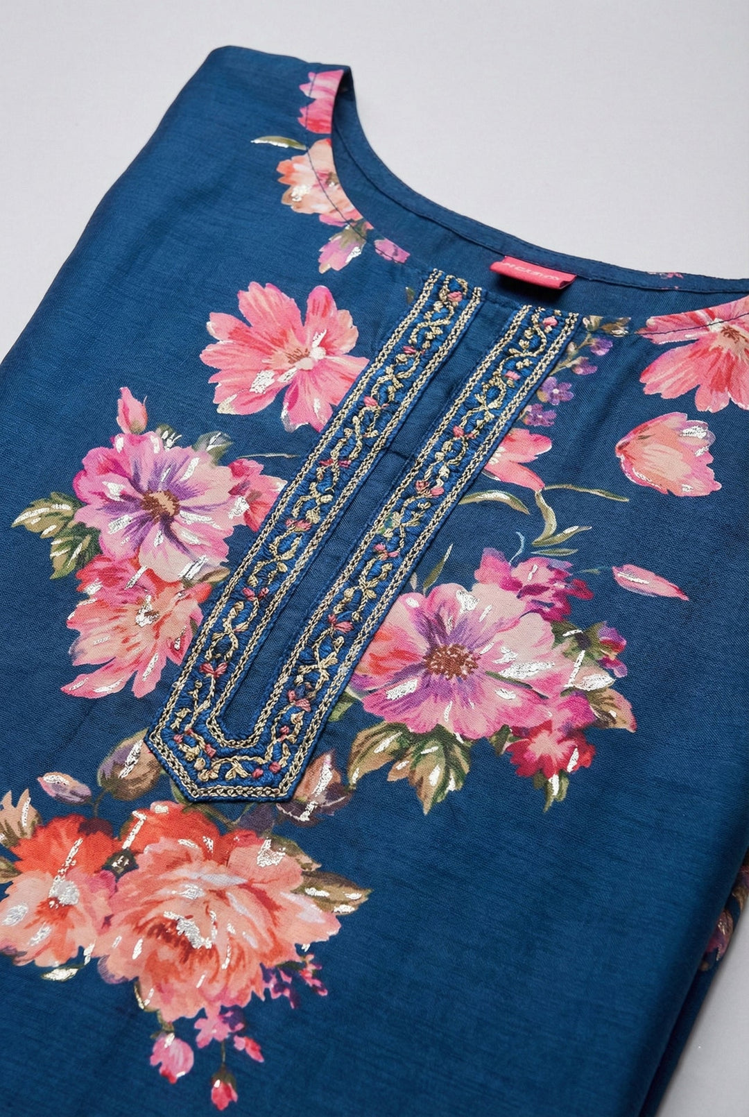 Neerus Green silk digital printed suit set - detail view 4
