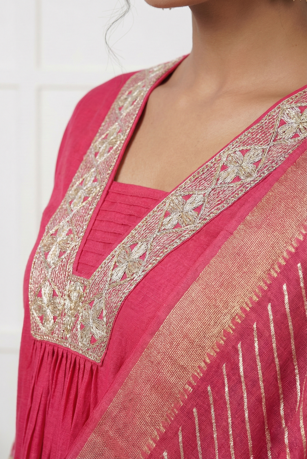 Neerus Pink muslin thread embroidered suit set - detail view 2