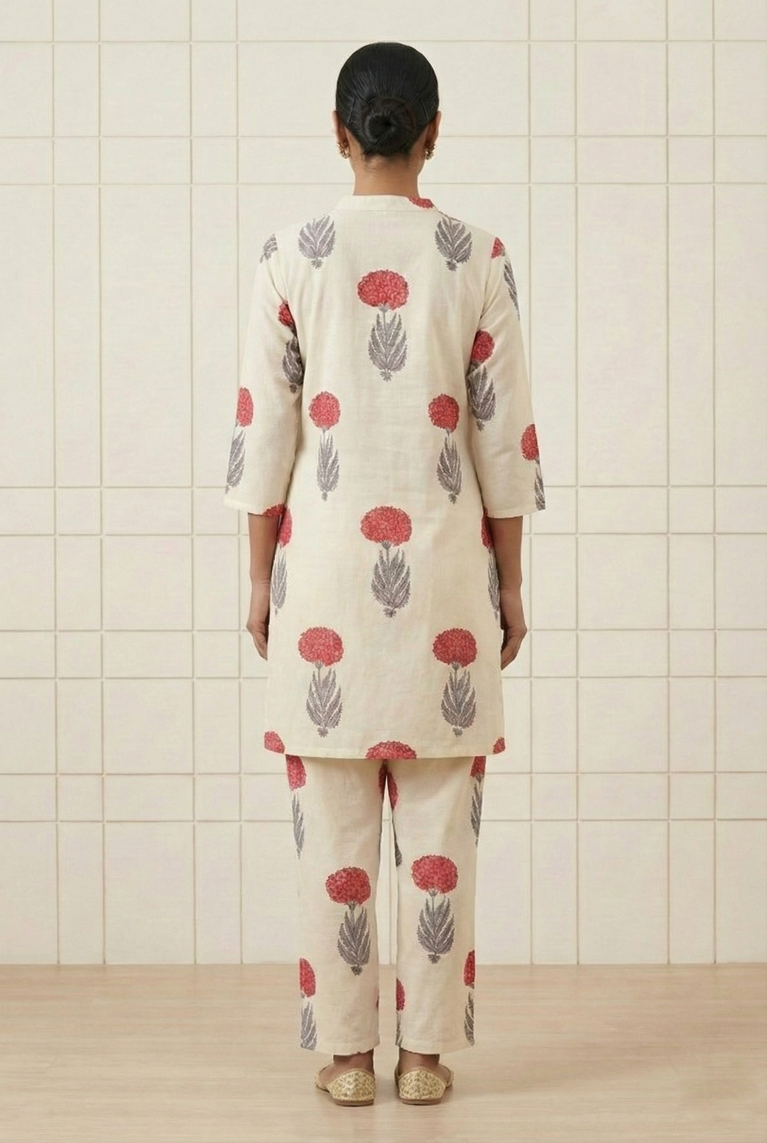 Neerus Pink cotton digital printed suit set - side view