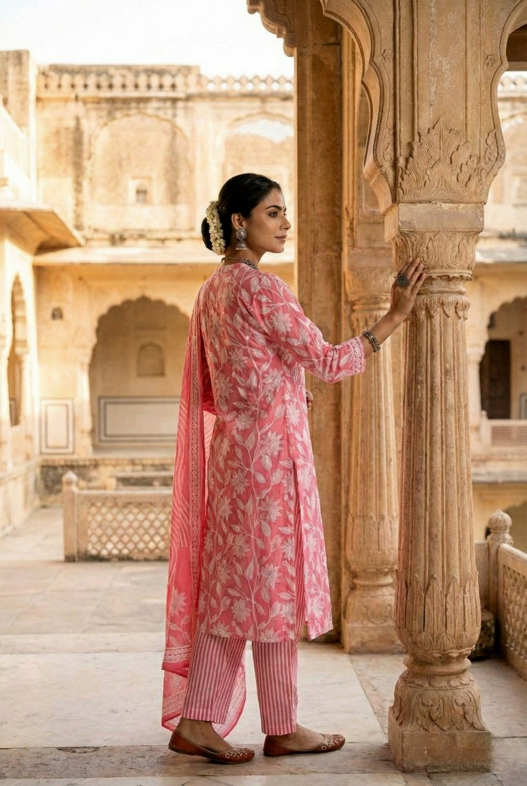 Neerus Pink cotton digital printed suit set - back view