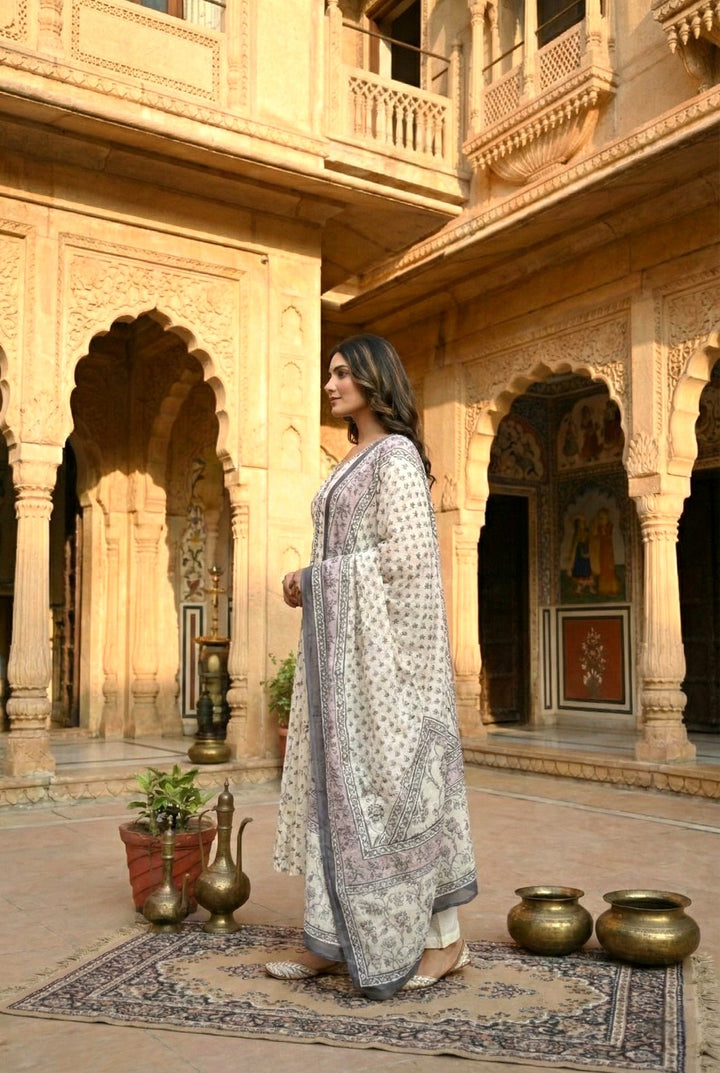Neerus Pink cotton digital printed suit set - back view