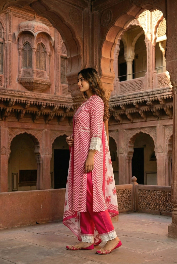 Neerus Pink cotton printed suit set - back view