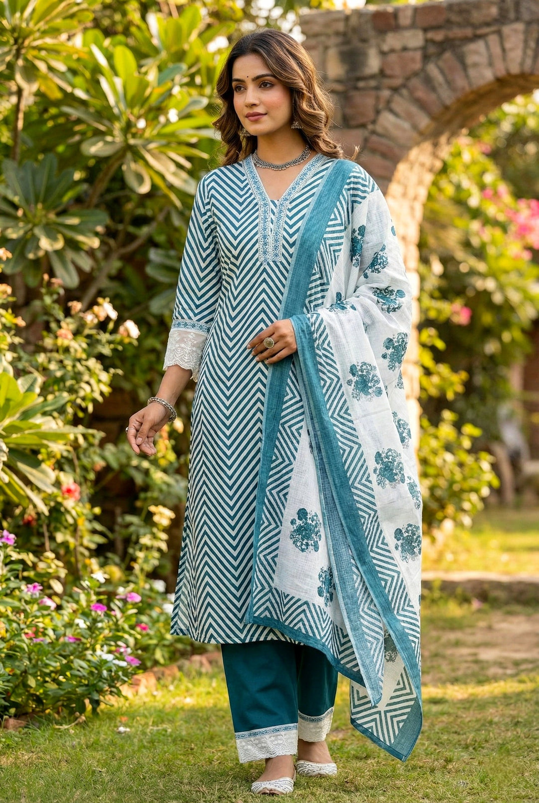 Neerus Green cotton printed suit set - front view