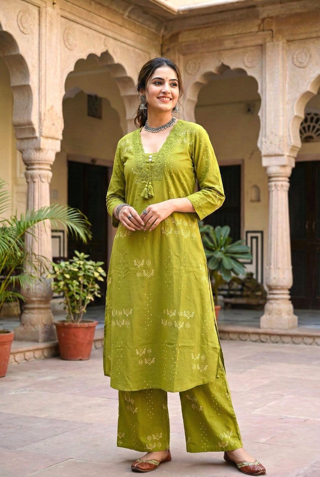 Neerus Green cotton printed suit set - front view