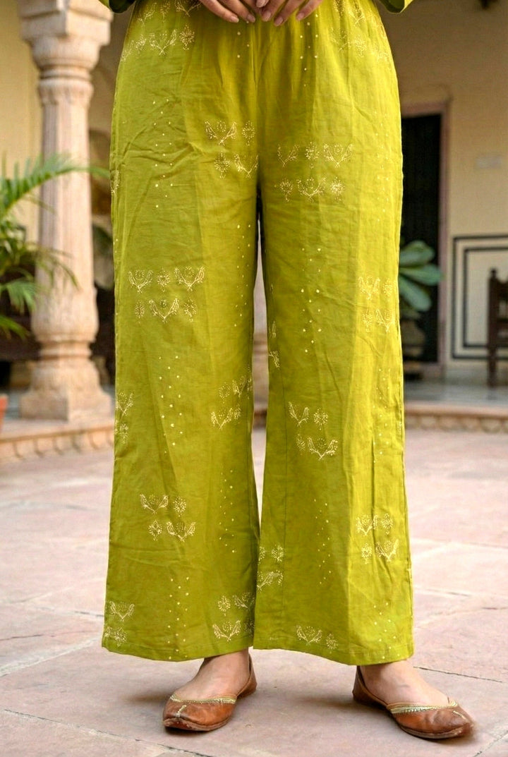 Neerus Green cotton printed suit set - detail view 3