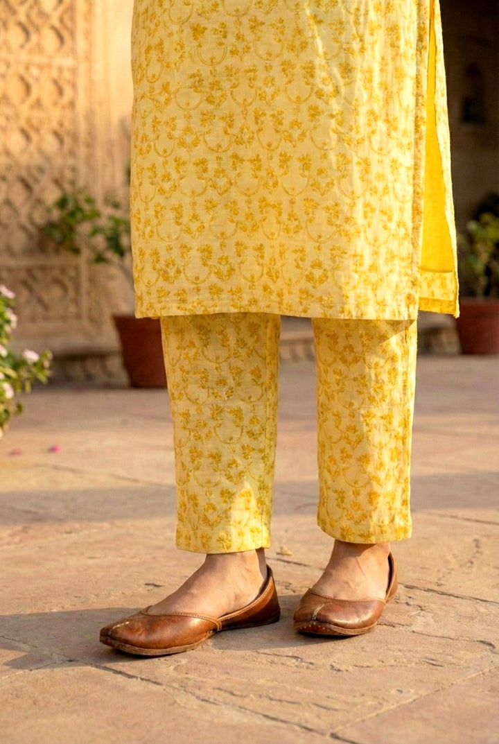 Neerus Yellow cotton hand embroidered suit set - detail view 4