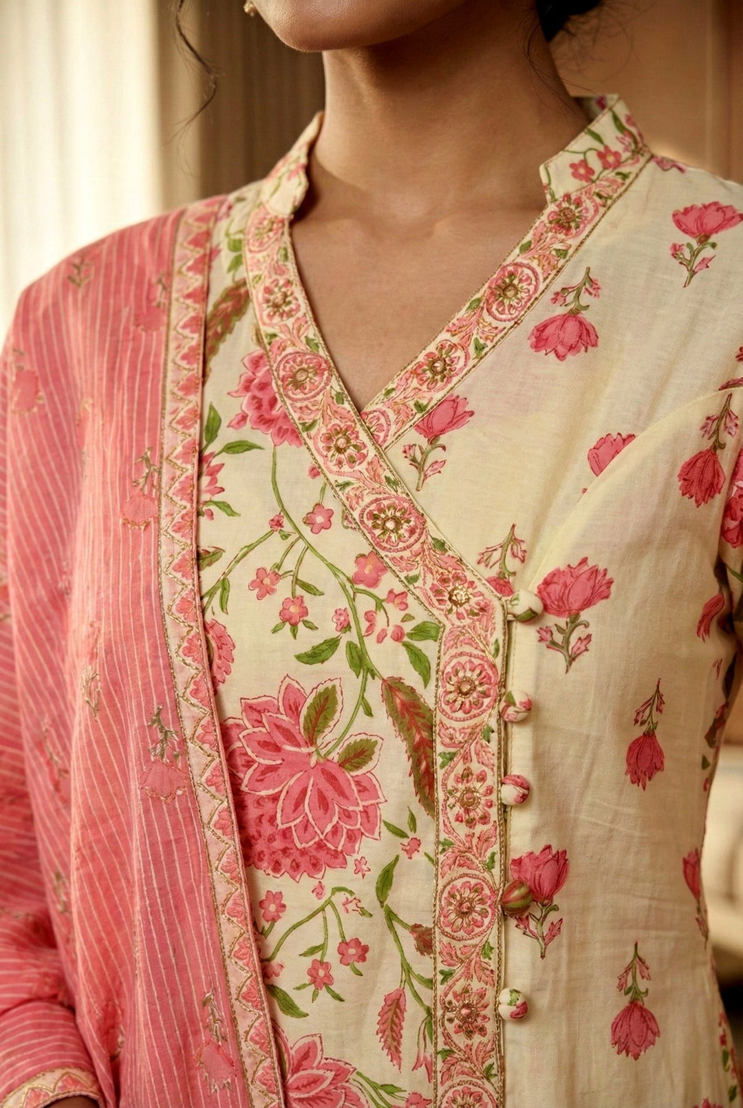 Neerus Pink cotton printed suit set - detail view 1