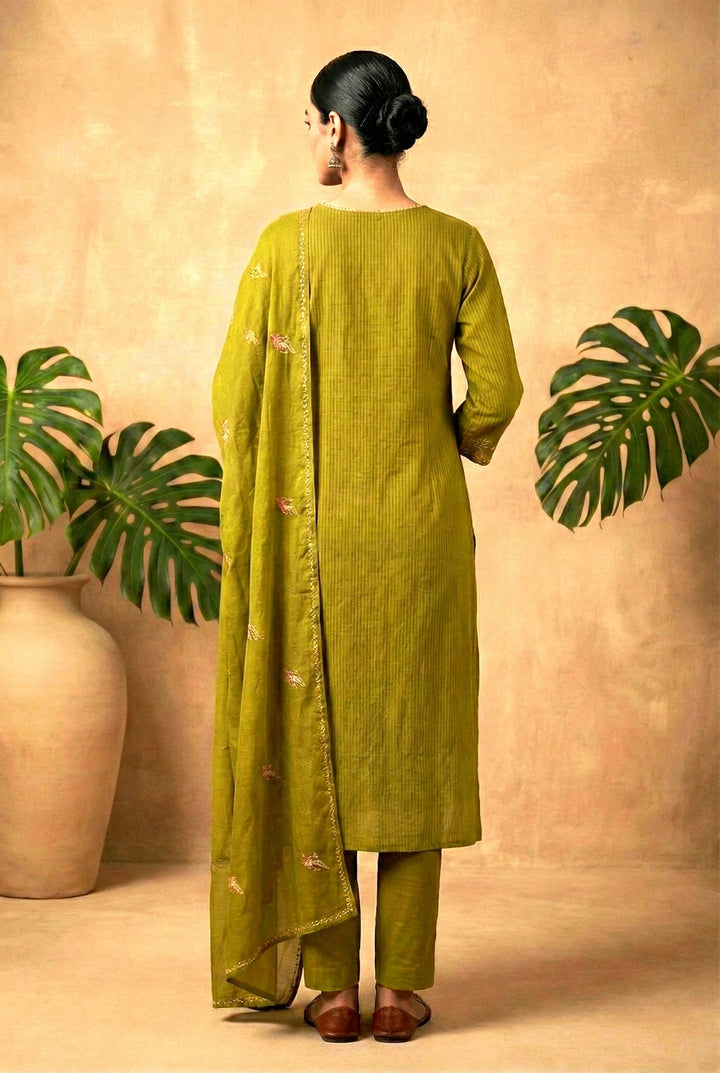 Neerus Green cotton digital printed suit set - side view