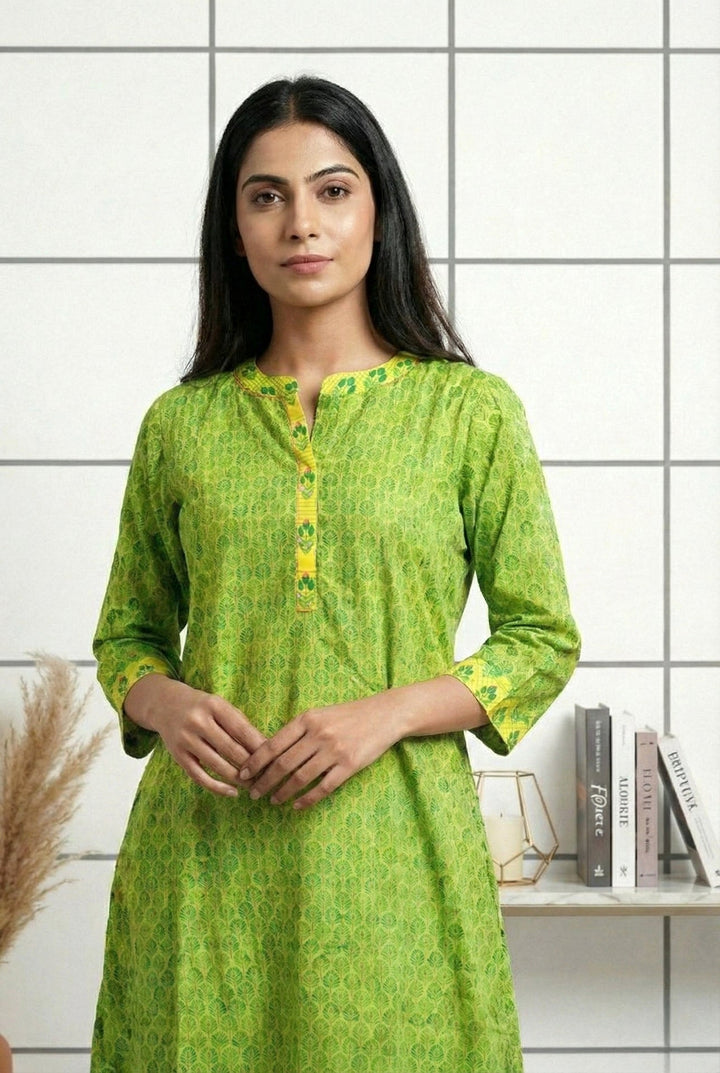 Neerus Green cotton printed dress - side view