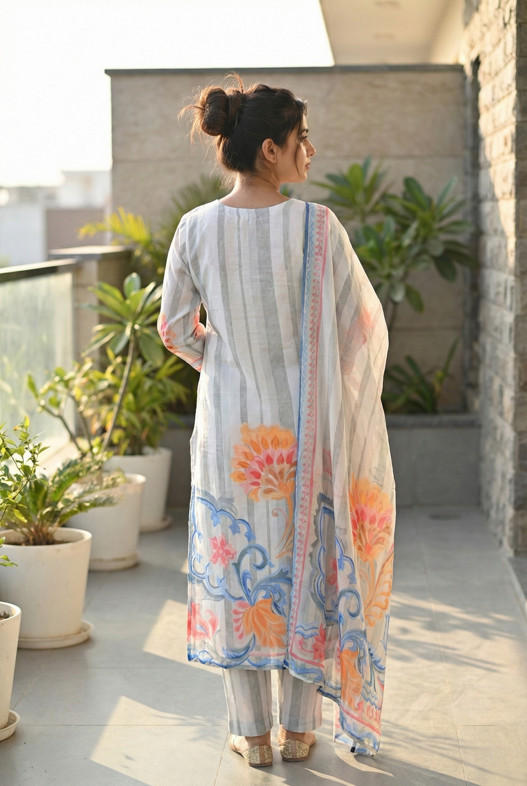 Neerus Grey cotton printed suit set - side view