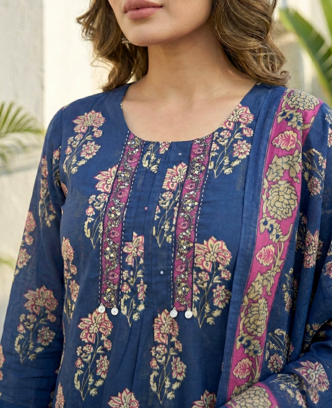Neerus Blue cotton digital printed suit set - detail view 1