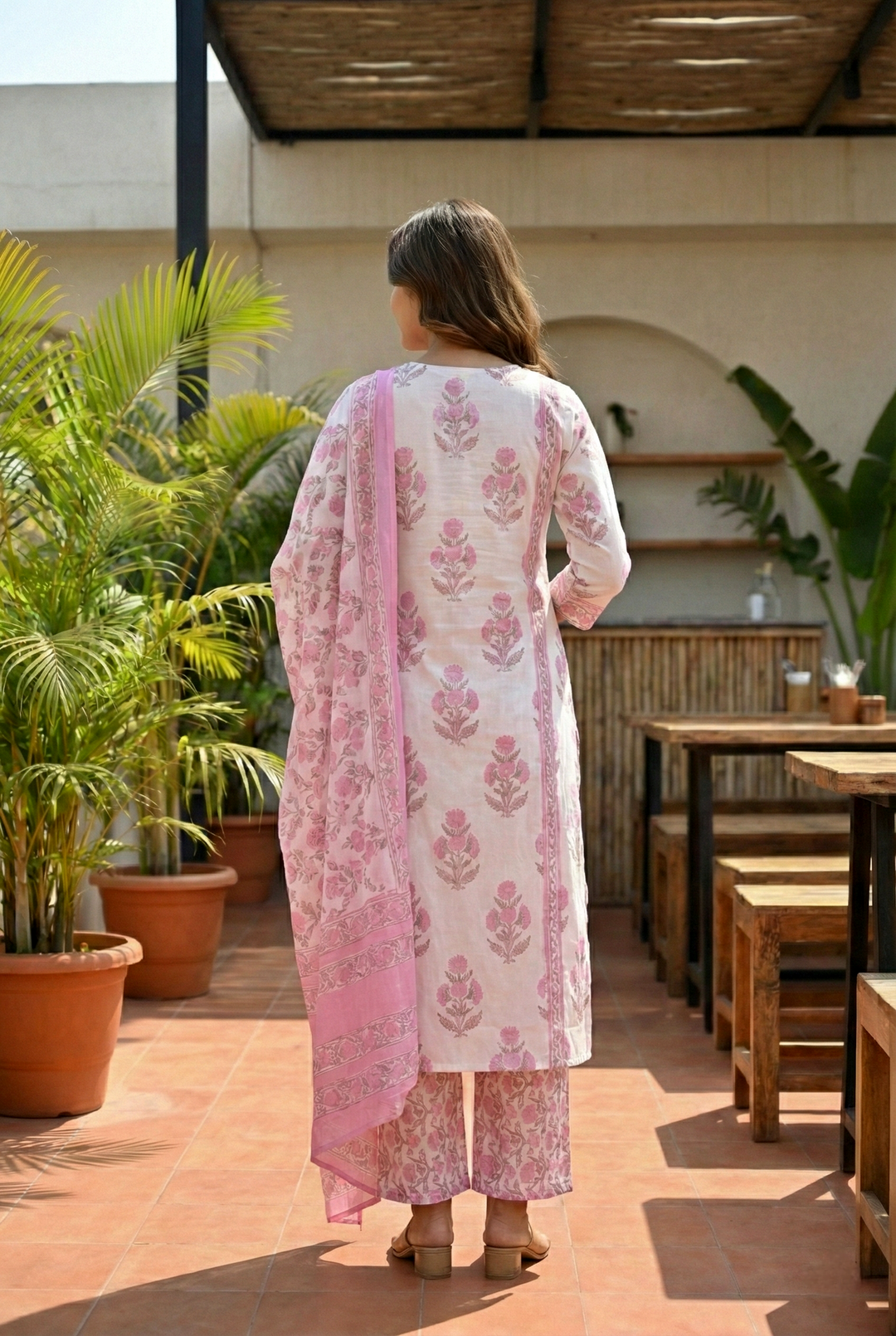 Neerus Pink cotton printed suit set - side view