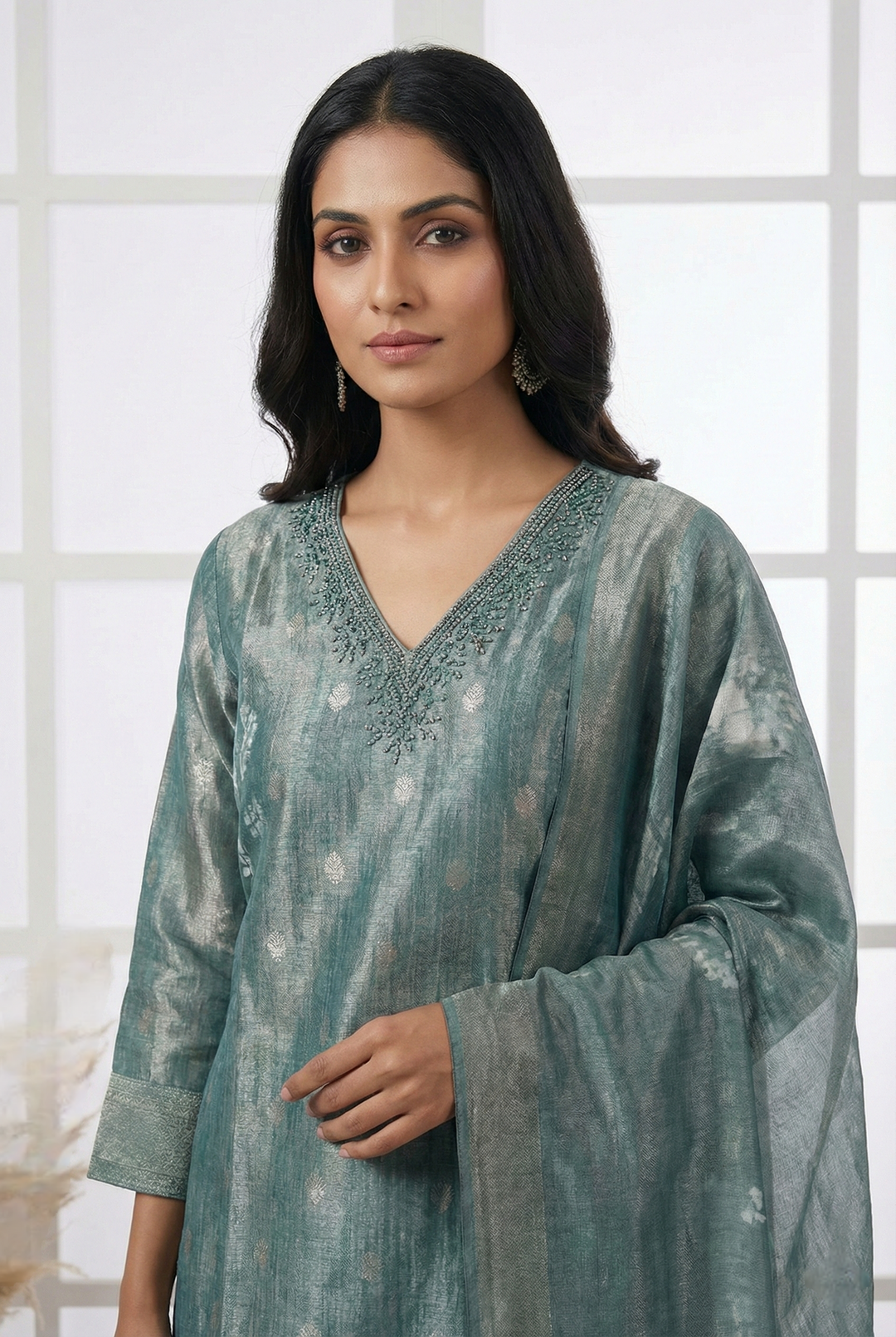 Neerus Green tissue printed suit set - back view