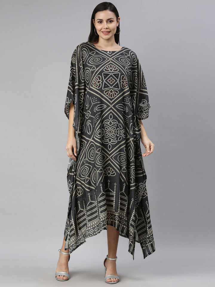 Neerus Green rayon printed kaftan dress - front view