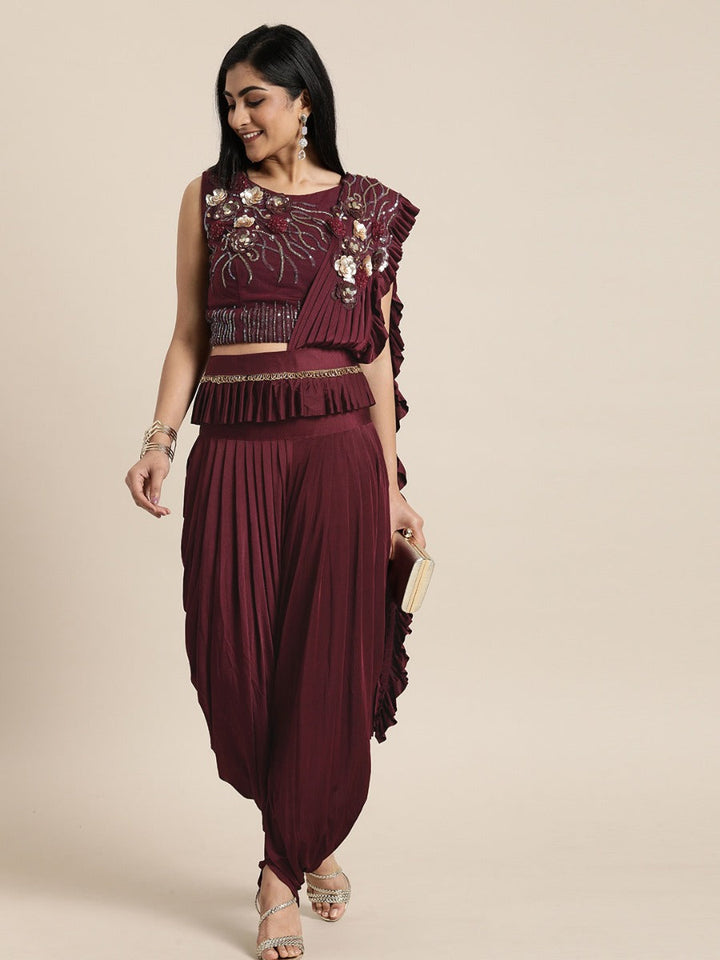 Neerus Maroon georgette solid saree with blouse - detail view 3