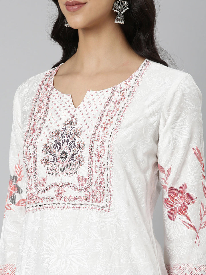 Neerus Orange Casual Floral Straight Kurtas