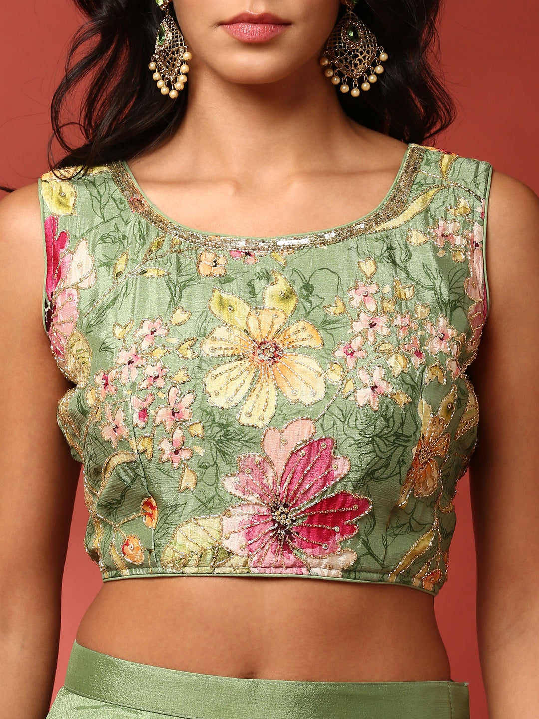 Neerus Green chinon hand embroidered suit set - detail view 1