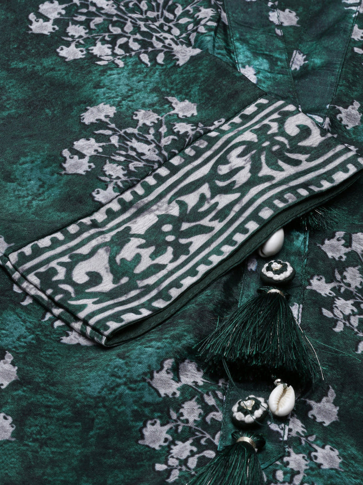 Neerus Green crepe curved kurti - detail view 2