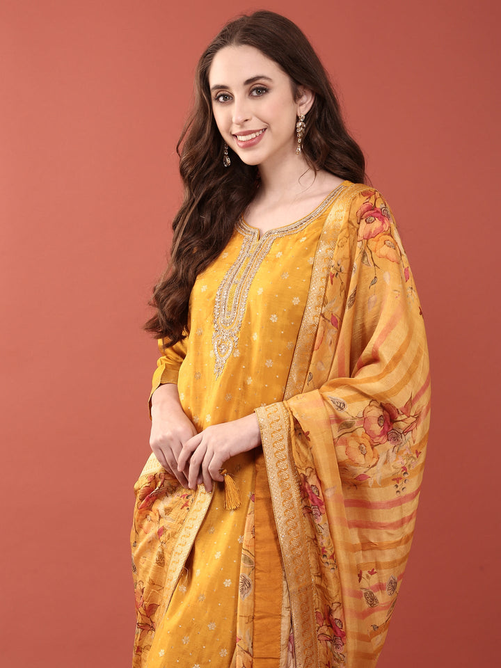 Neerus Yellow silk hand embroidered suit set - detail view 3
