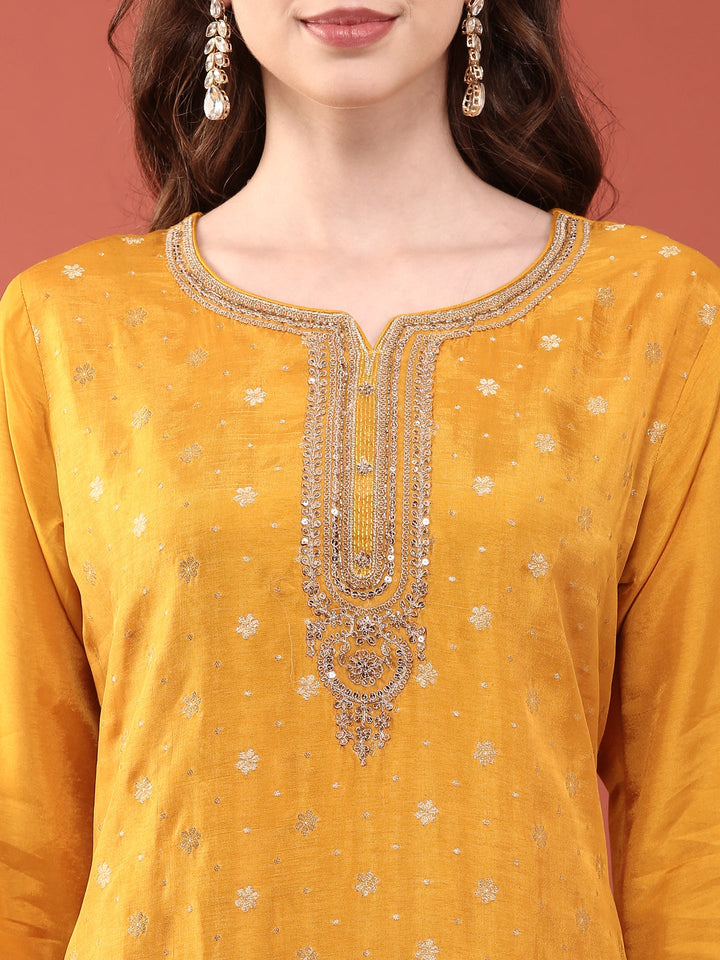 Neerus Yellow silk hand embroidered suit set - detail view 2
