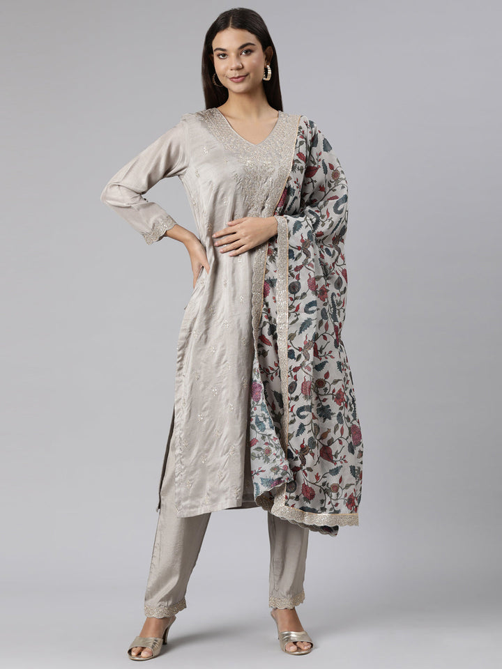 Neerus Grey shantoon printed suit set - detail view 1