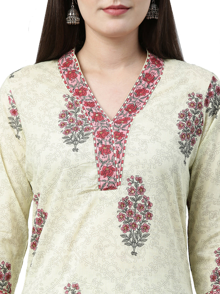 Neerus Green printed kurta set with trousers - detail view 2