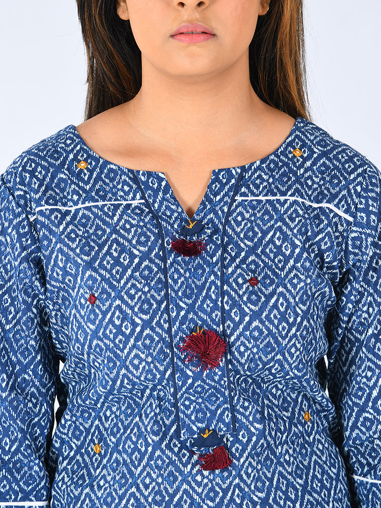 Neerus Blue printed straight kurta - detail view 2