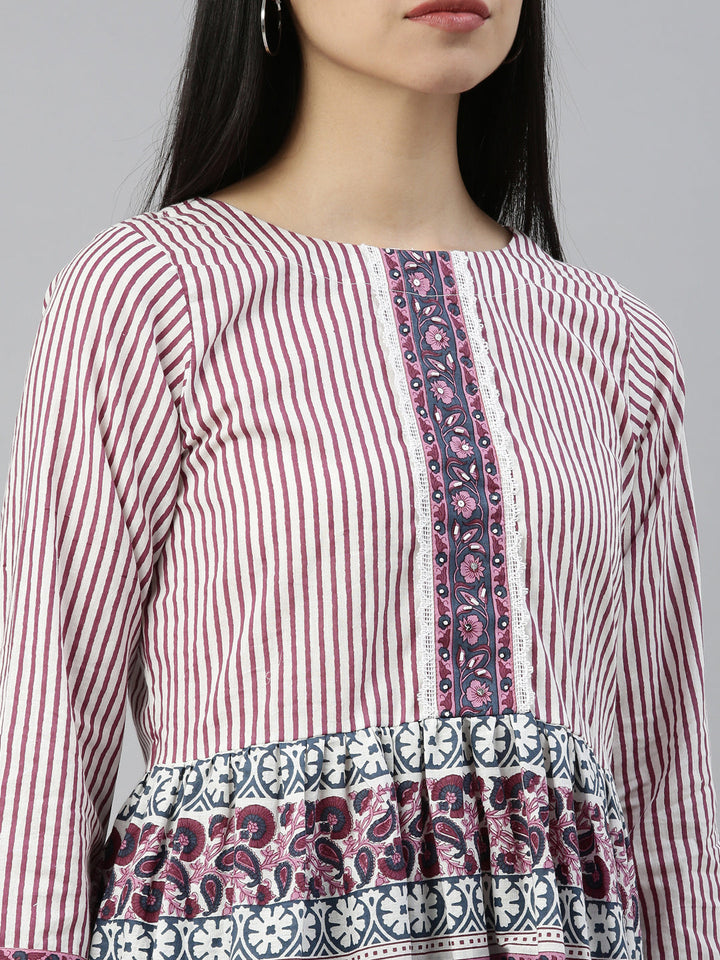 Neerus White cotton straight kurta for women - detail view 3