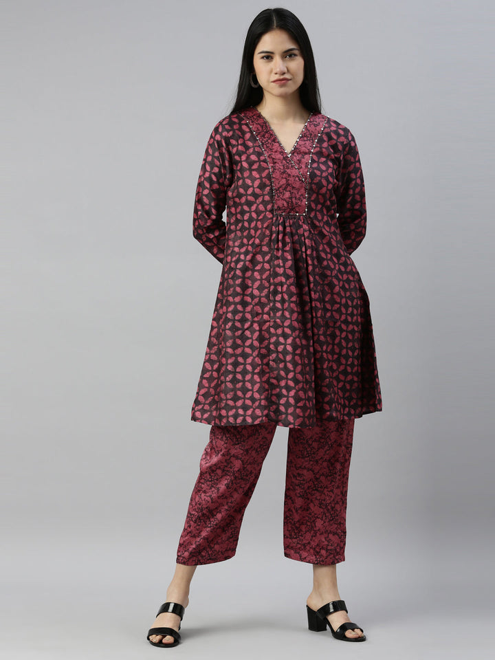 Neerus Pink cotton printed suit set - front view