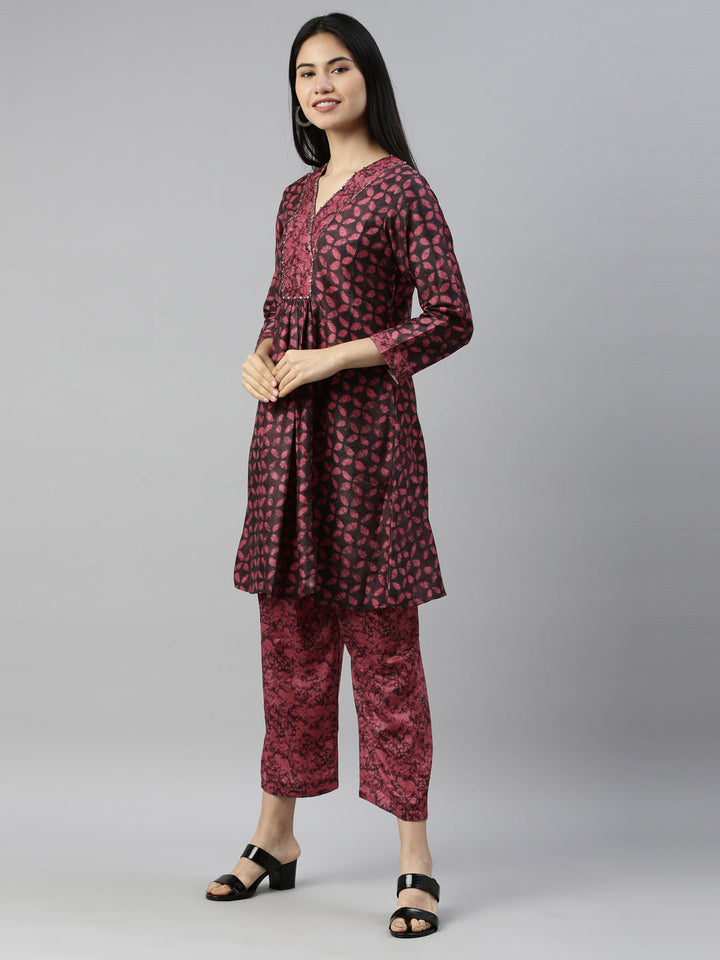 Neerus Pink cotton printed suit set - side view