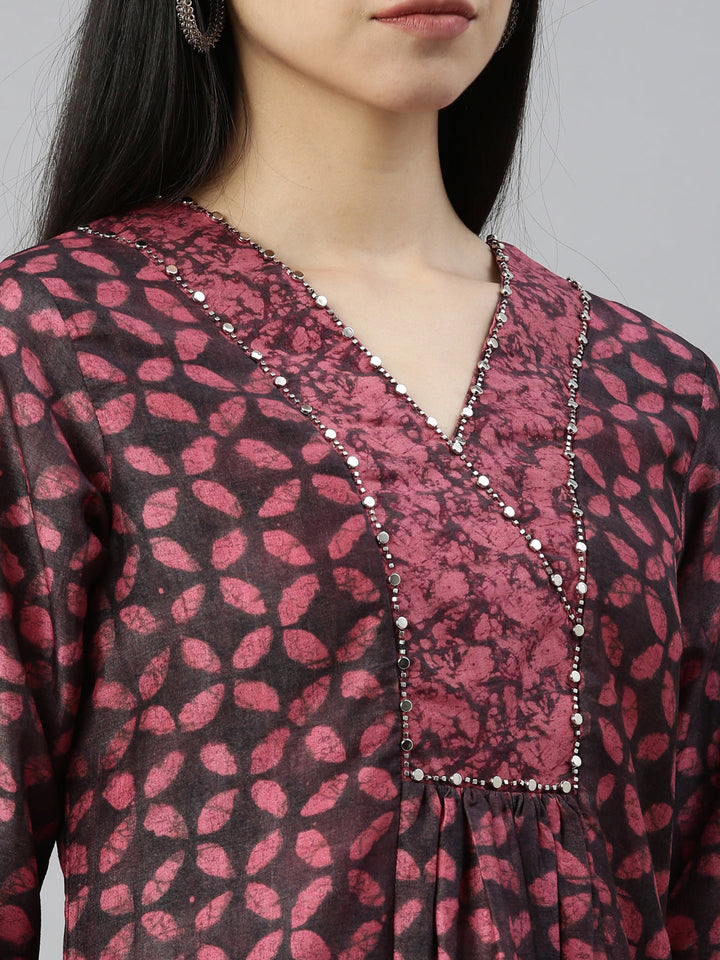 Neerus Pink cotton printed suit set - detail view 6