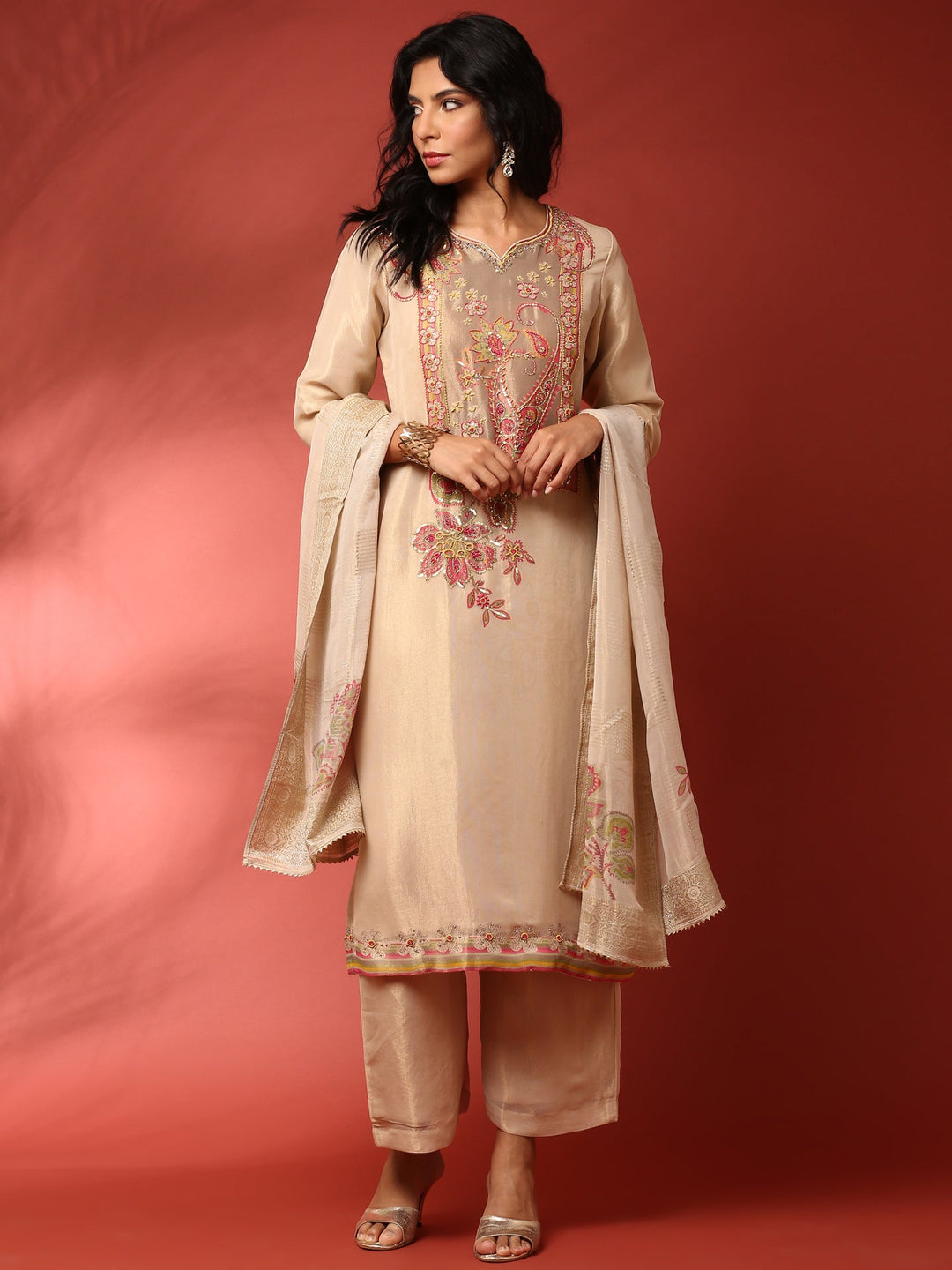 Neerus Gold tissue embellished suit set - detail view 2