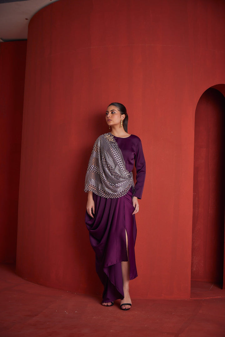 Neerus Maroon polyester fusion suit set - back view