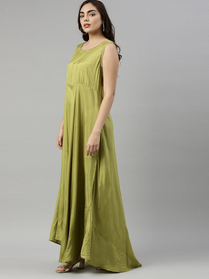 Neerus Green thread embroidered anarkali kurta - back view