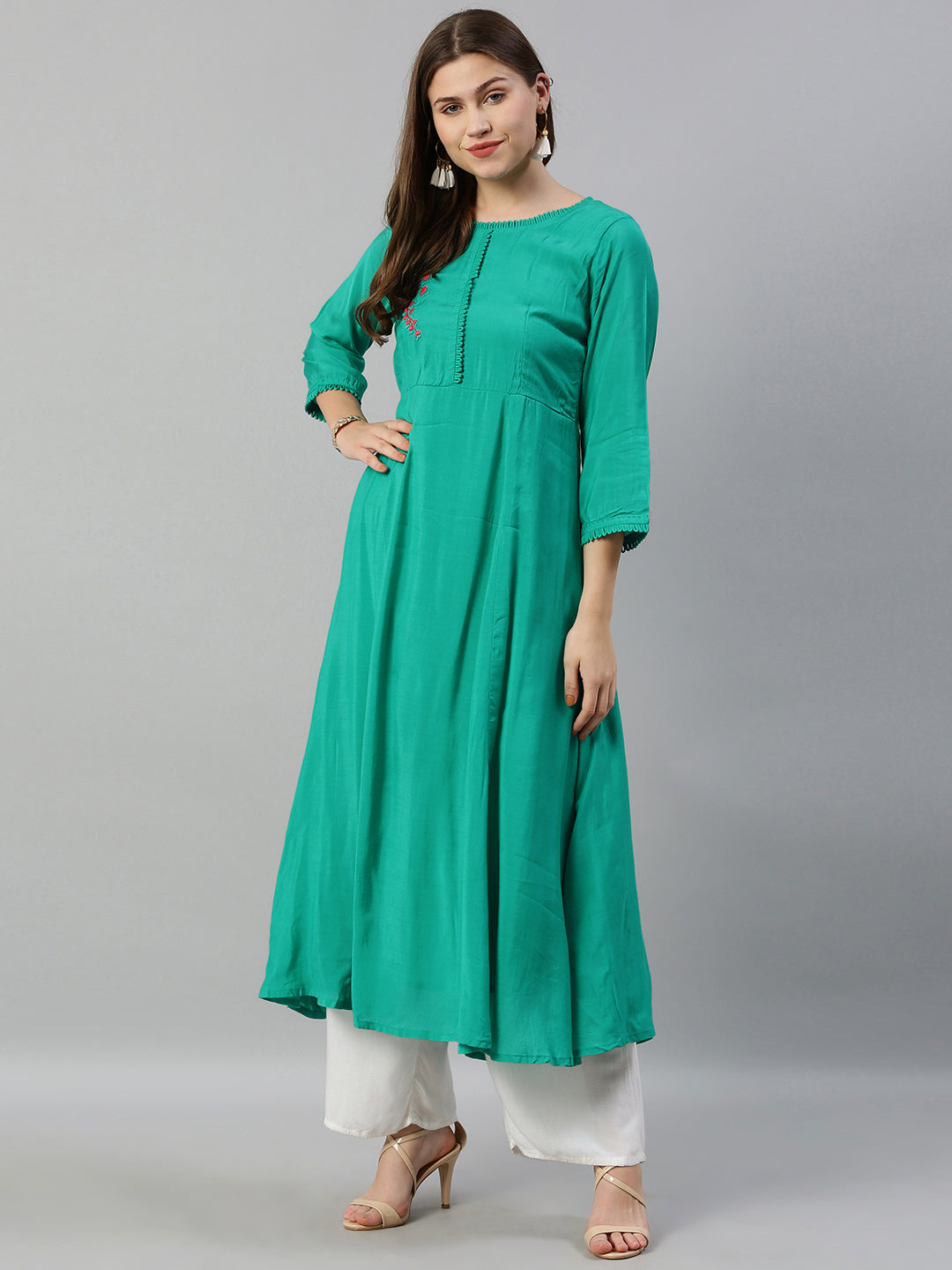 Neerus Green muslin embellished A-line kurta - detail view 2