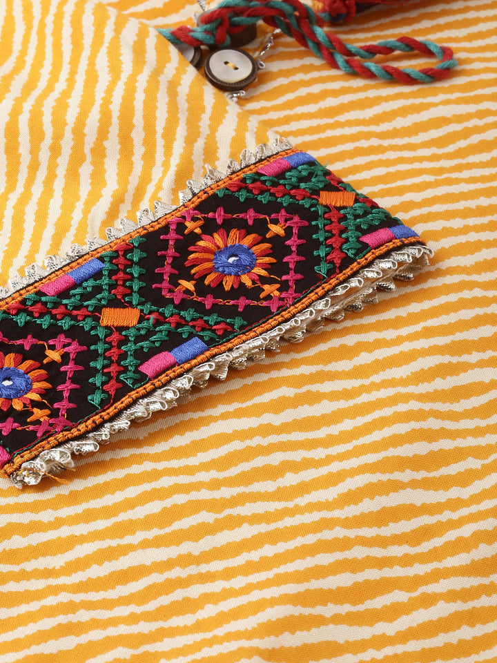 Neerus Yellow cotton printed straight kurta - detail view 1