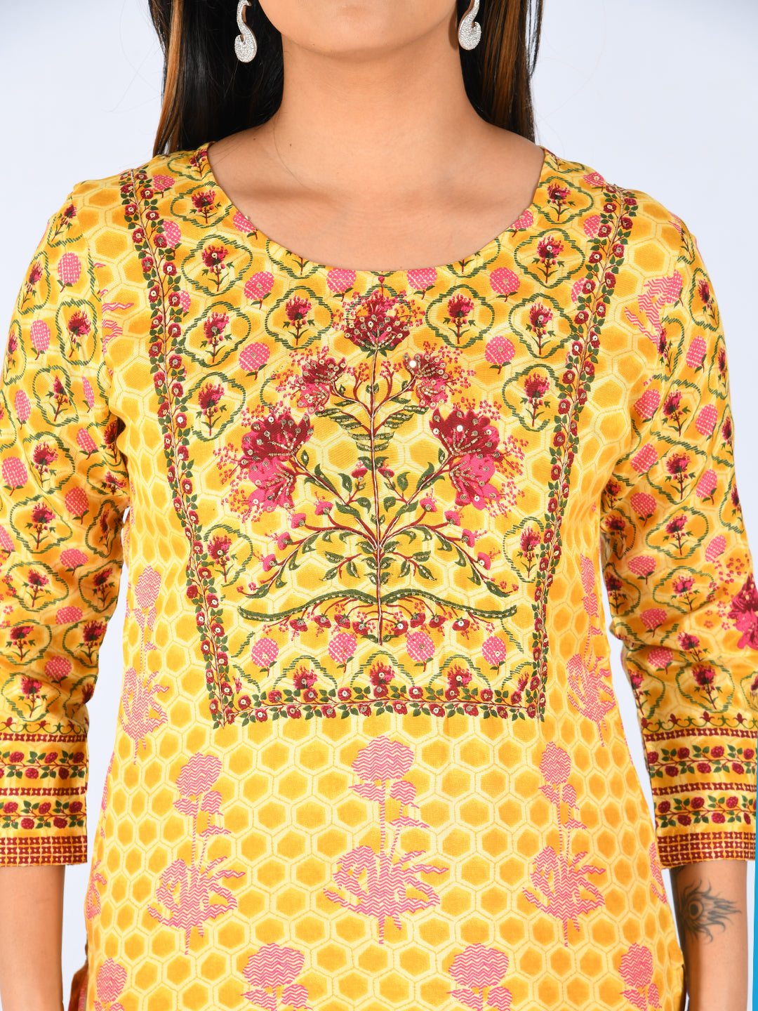 Neerus Yellow printed straight kurta - detail view 2